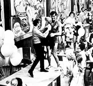 The King & Kiel...rockin the joint in Roustabout !!