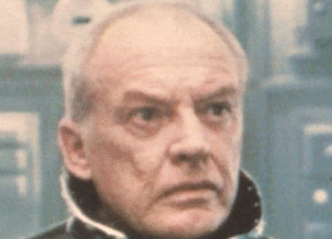 The Humanoids fighting for them...its not possible !!